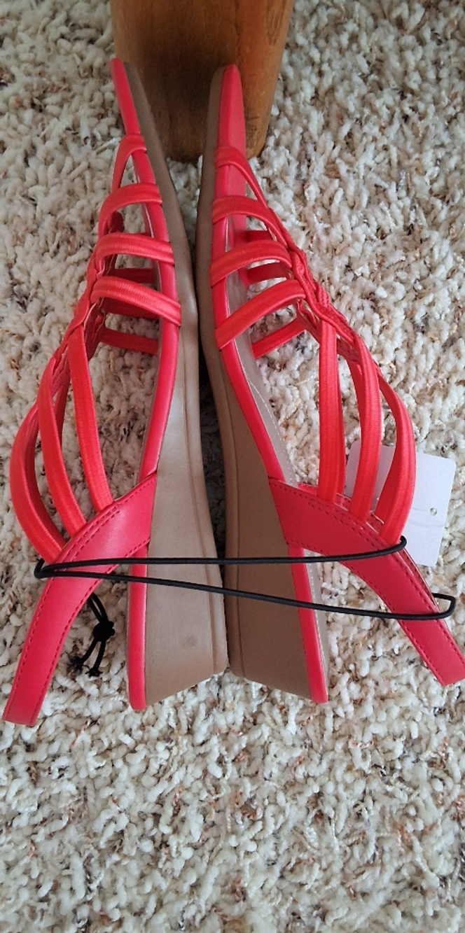 East 5th, NWT, 9 Medium Hot Coral  Strappy Slingback Sandals - Picture 5 of 9